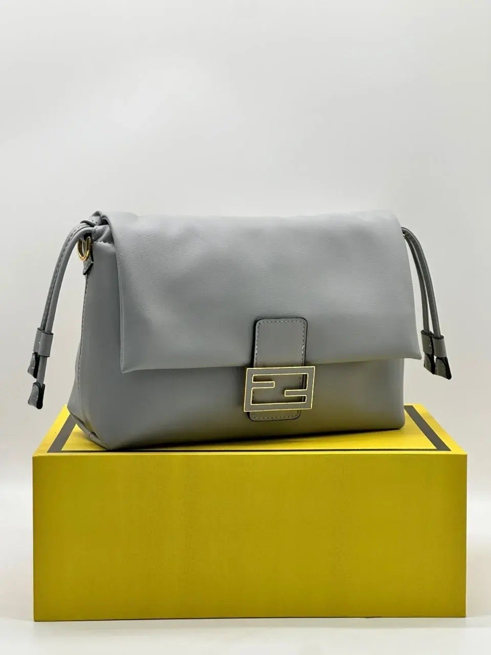 сумка fendi,женская сумка fendi,сумка на плечо fendi,сумка,фенди сумка