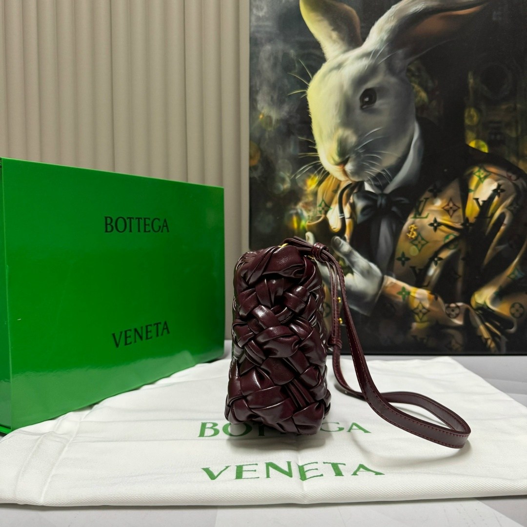 сумка bottega veneta женская,bottega veneta сумка,сумка наплечная бордо bottega veneta,сумка bottega,bottega veneta