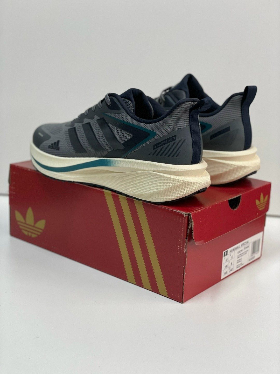 кроссовки adidas,кроссовки мужской adidas,кроссовки,кроссовки для бега,кроссовки адидас