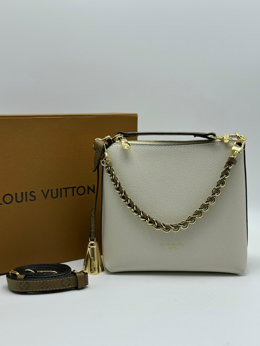 louis vuitton женская сумка,cумка louis vuitton,сумка луи виттон capucines,louis vuitton сумка на плечо,сумки луи виттон