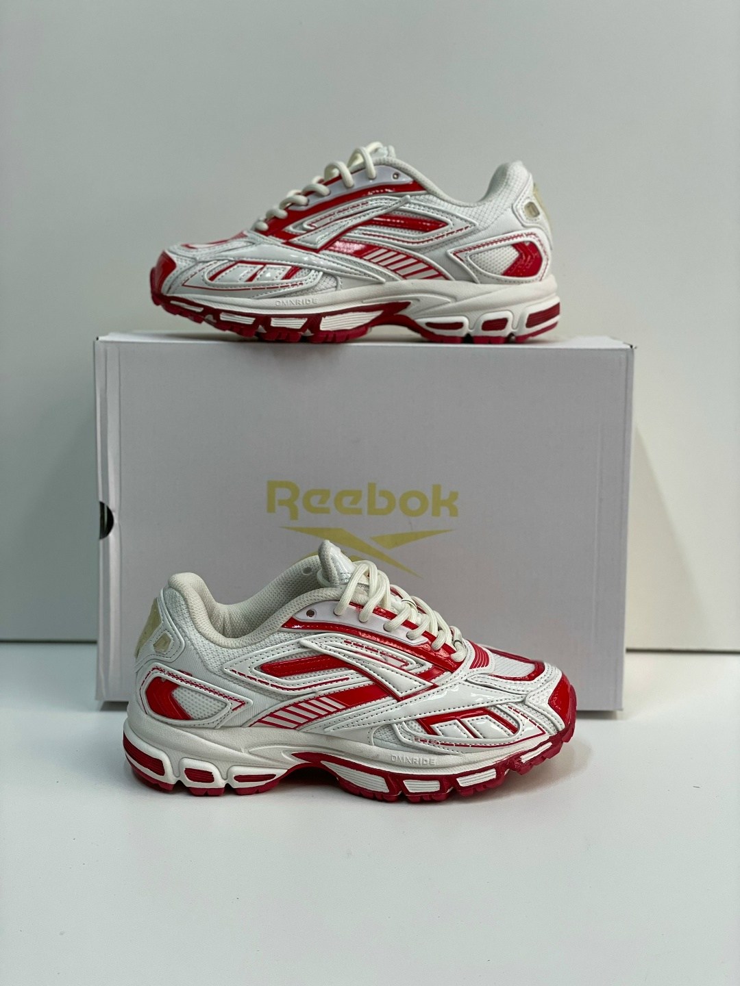 кроссовки мужские balenciaga runner белый красный,кроссовки мужские женские,кроссовки balenciaga,кроссовки reebok,reebok premier road modern