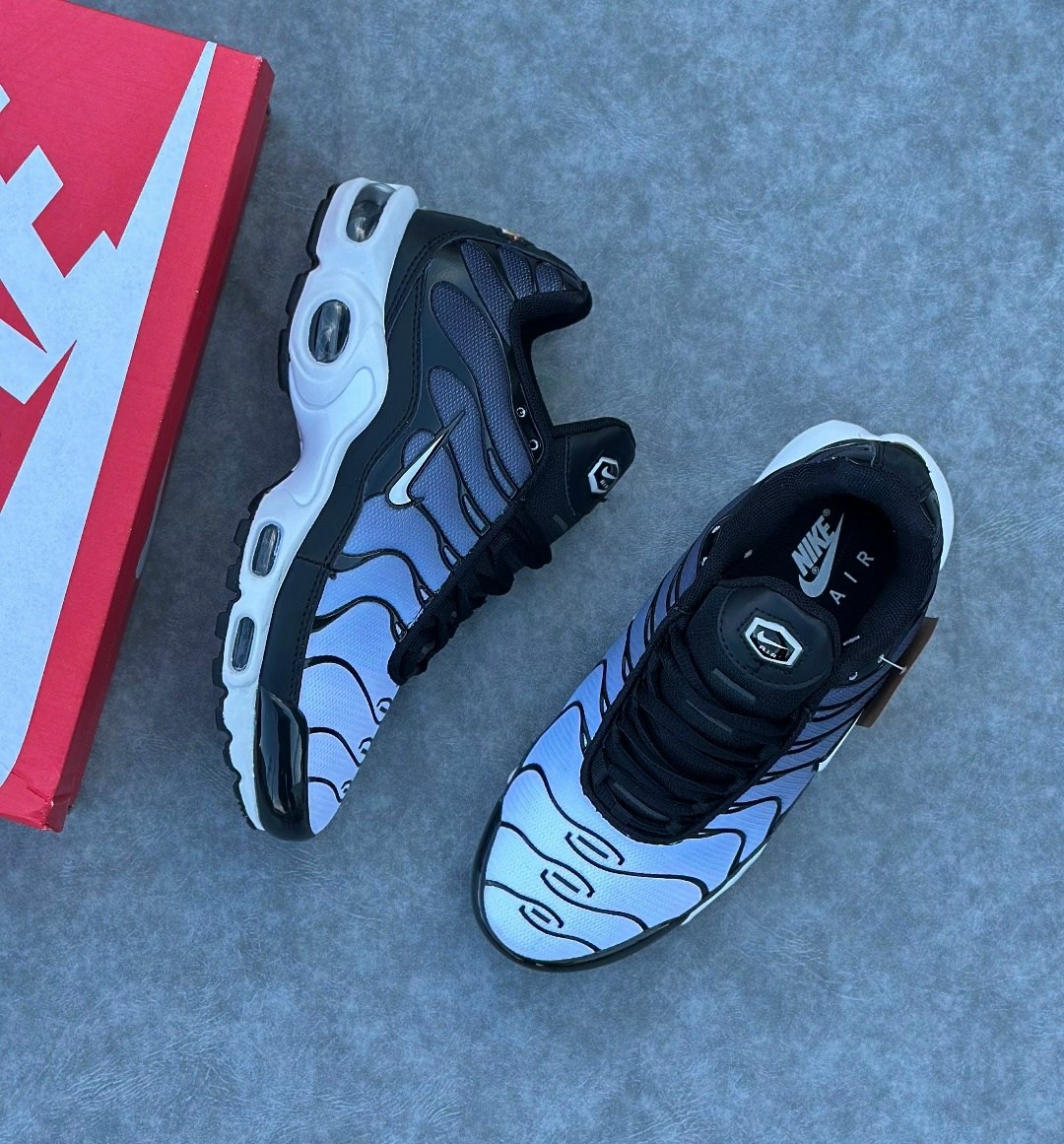 кроссовки nike air max tn plus,nike air max plus tn,кроссовки,кроссовки nike air max plus tn grey black,кроссовки nike air max tn plus ultra белые с серым