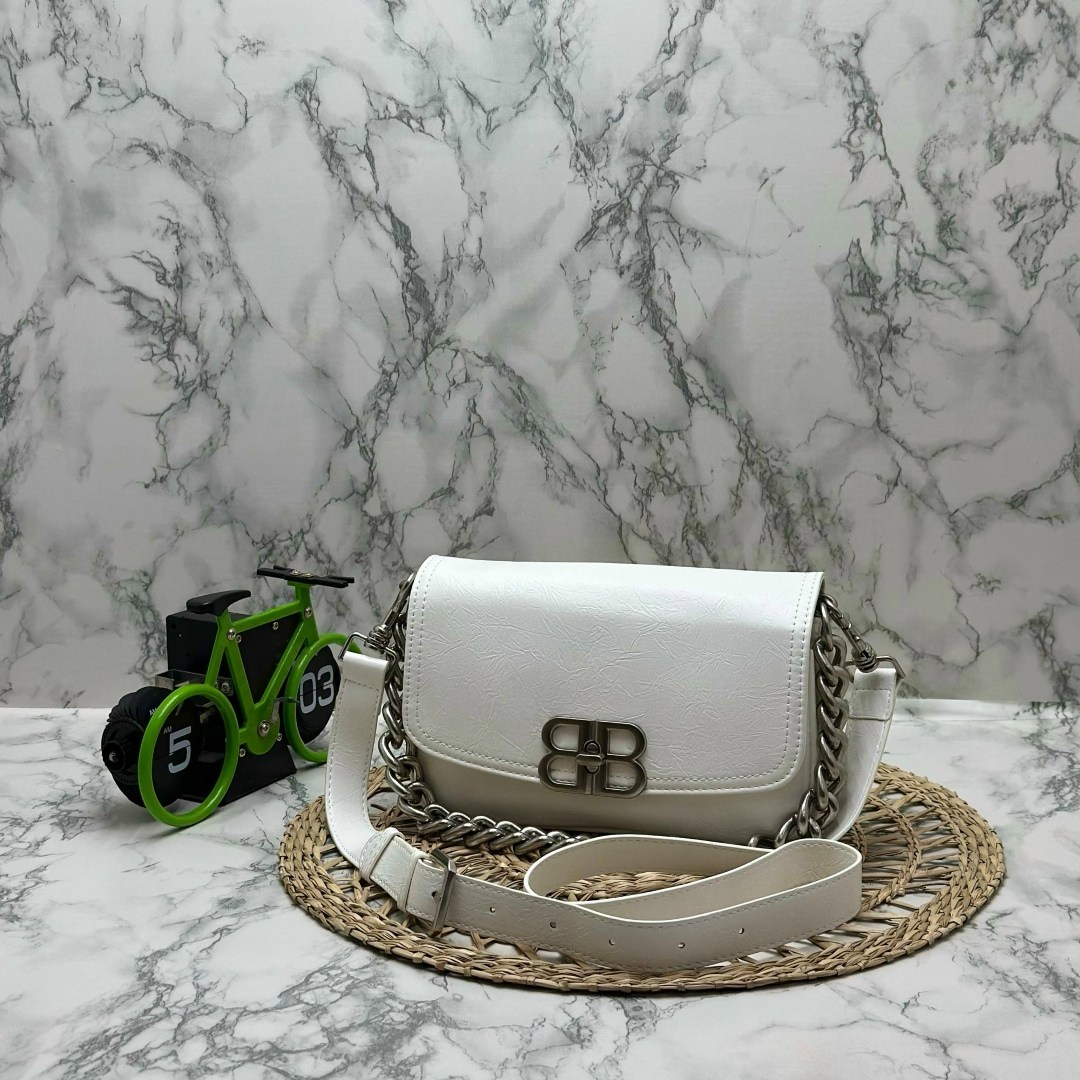 balenciaga сумка на плечо,сумка balenciaga,модная сумка,модная женская сумка,женская сумка