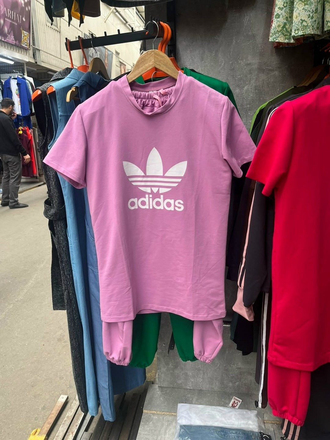 спортивный костюм адидас женский зеленый,спортивный костюм женский adidas,костюм спортивный женский,зеленый костюм адидас женский,костюм женский adidas