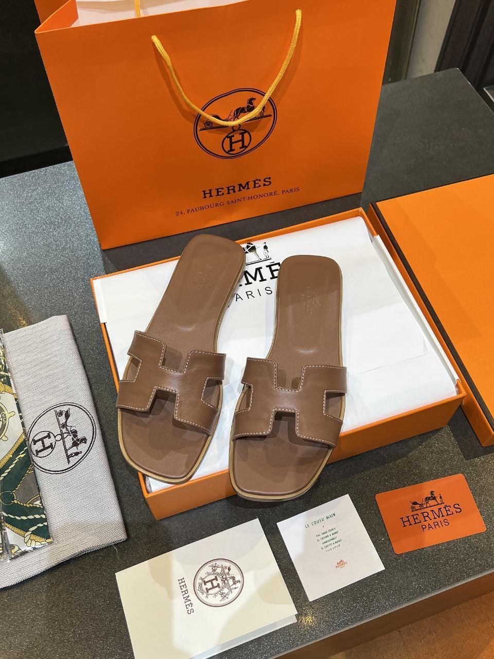 шлепки hermes женские,шлёпанцы hermes,шлепки hermes oran,женские кожаные шлепки hermes oran коричневые,шлепки hermes