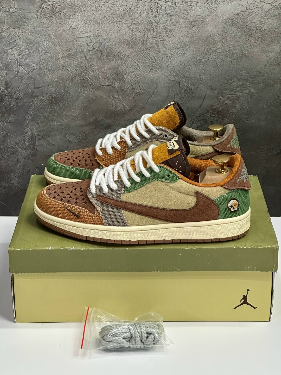 кроссовки nike air jordan 1 low voodoo кеды низкие вуду,кроссовки nike air jordan 1 low voodoo,zion williamson x air jordan 1 low og "voodoo",кроссовки nike air jordan 1 low og voodoo,кроссовки nike a
