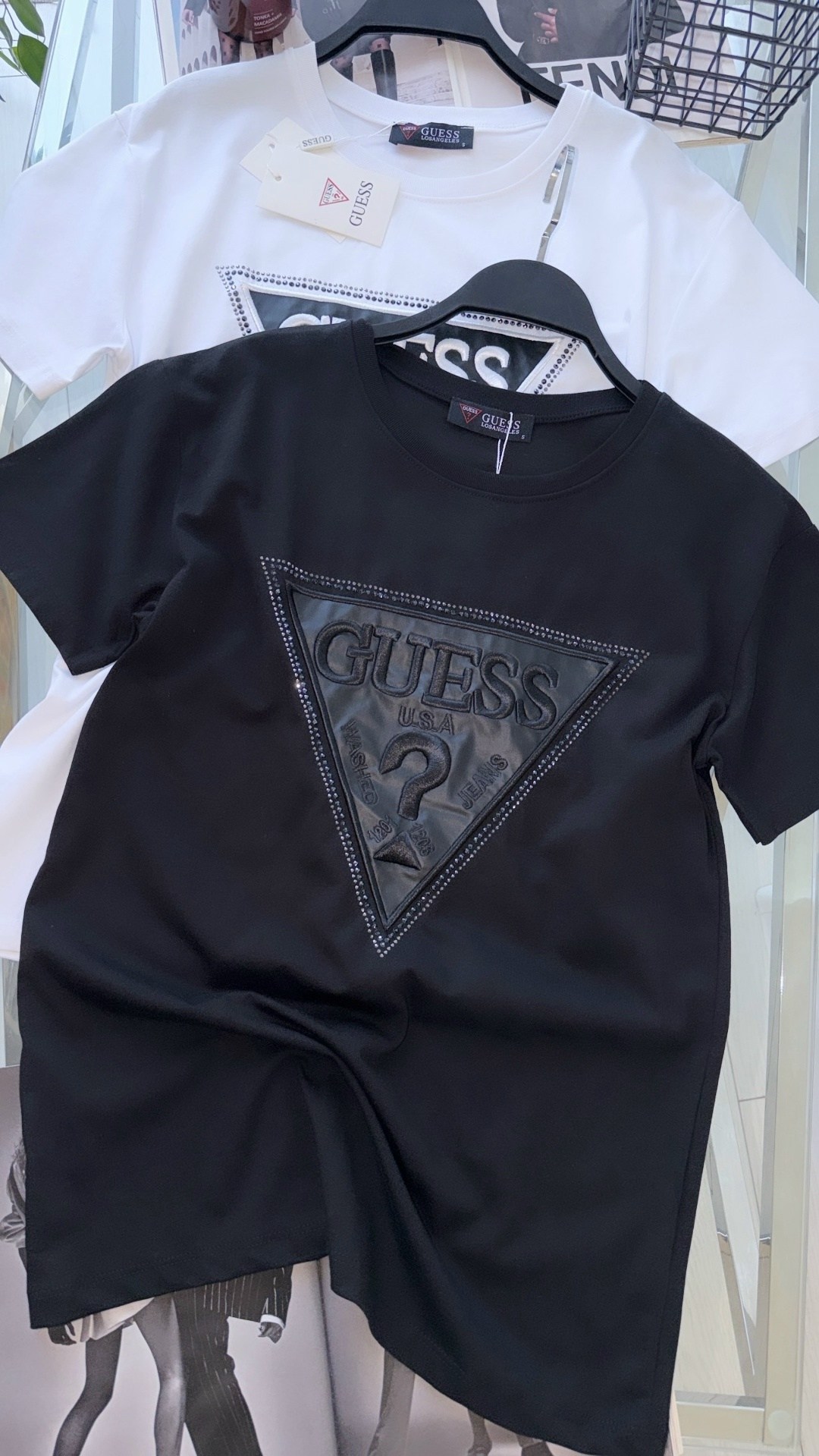 женские футболки guess,футболка guess,футболка с принтом guess,мужские футболки guess,футболка guess белый
