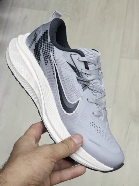 Кроссовки