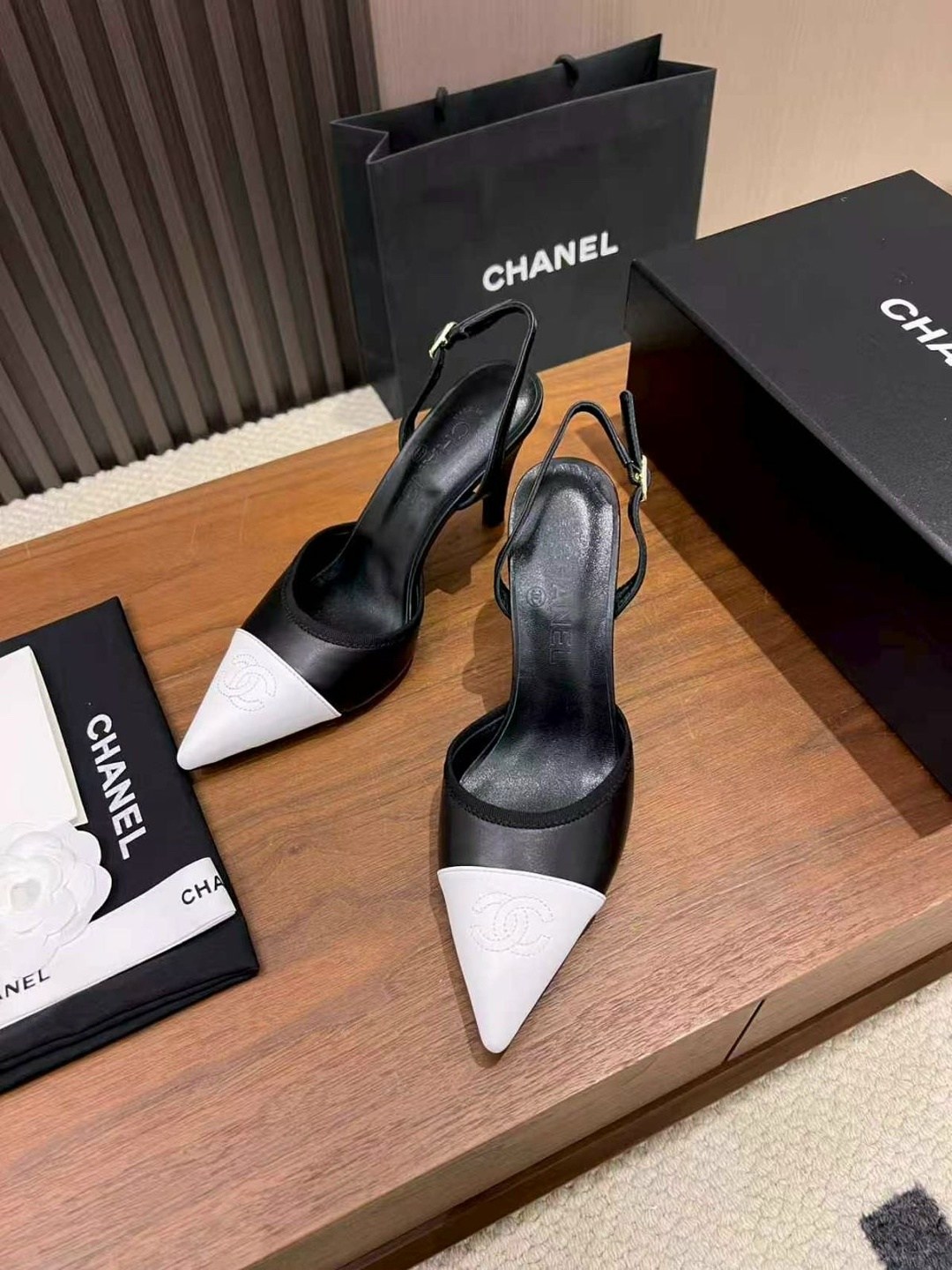 босоножки шанель бежевые,босоножки chanel,туфли chanel,шанель туфли и босоножки,черно бежевые туфли шанель