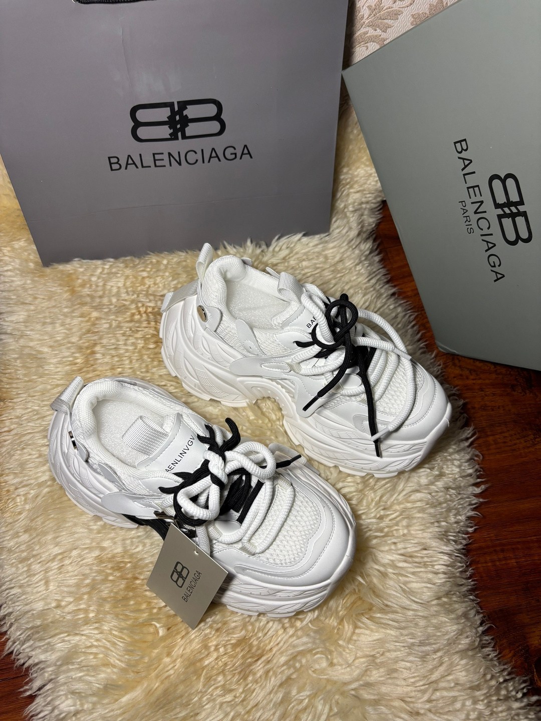 кроссовки,женские кроссовки,кроссовки balenciaga,balenciaga кроссовки женские,массивные кроссовки