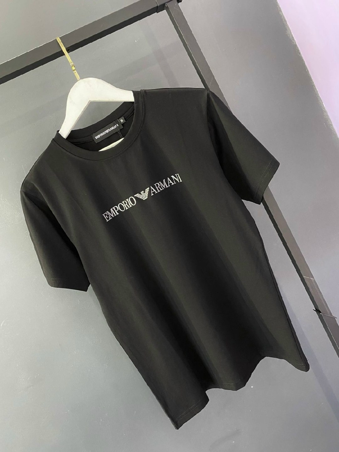 emporio armani футболка,мужские футболки emporio armani,футболка emporio armani черный,футболка emporio,футболка с логотипом emporio armani