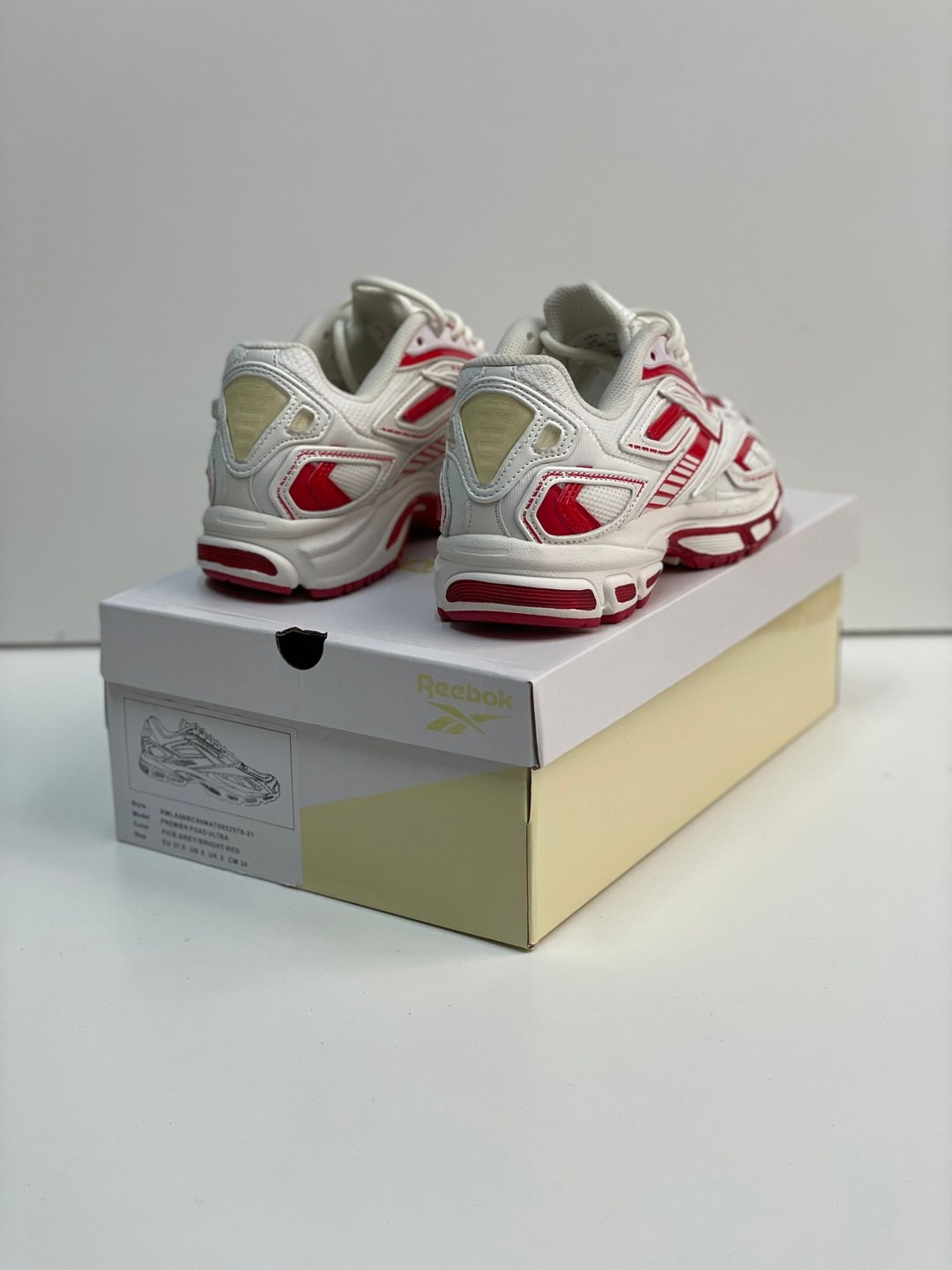 кроссовки мужские balenciaga runner белый красный,кроссовки мужские женские,кроссовки balenciaga,кроссовки reebok,reebok premier road modern