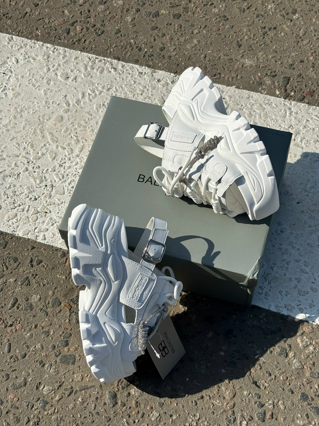 сандалии balenciaga,босоножки balenciaga,кроссовки женские balenciaga,босоножки баленсиага balenciaga,сандалии balenciaga женские