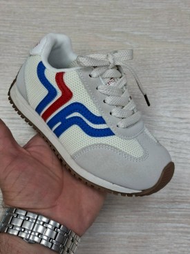 Кроссовки