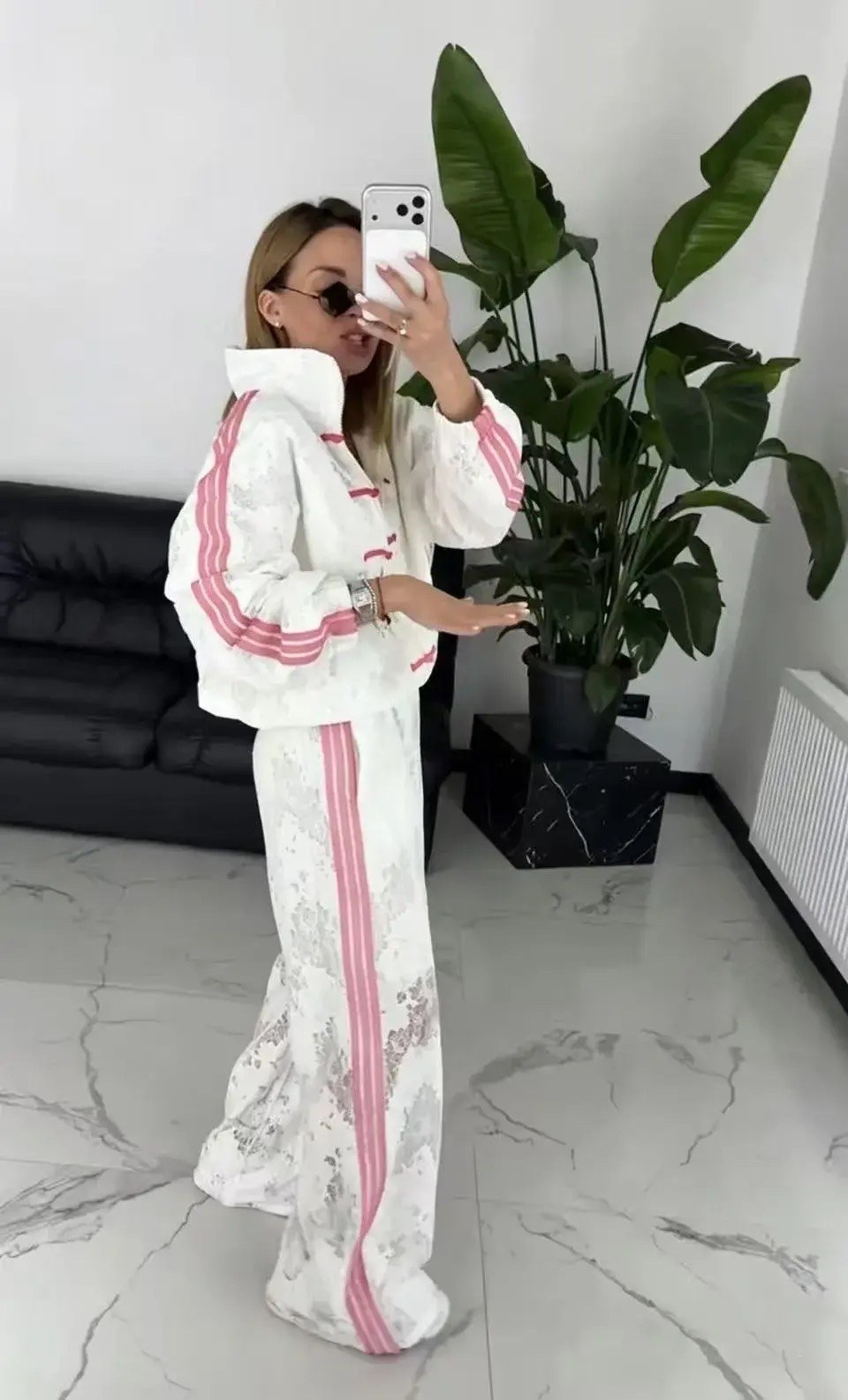 женский спортивный костюм,женский костюм,спортивный костюм двойка,спортивный костюм,костюм белый