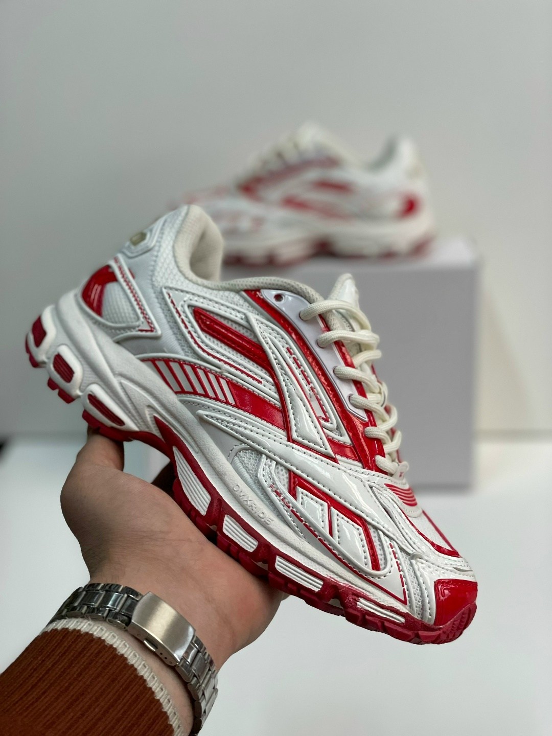 кроссовки мужские balenciaga runner белый красный,кроссовки мужские женские,кроссовки balenciaga,кроссовки reebok,reebok premier road modern