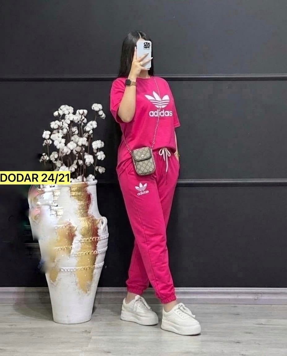 женский спортивный костюм adidas,костюм женский,костюм спортивный женский,спортивный костюм,костюм спортивные женские костюмы