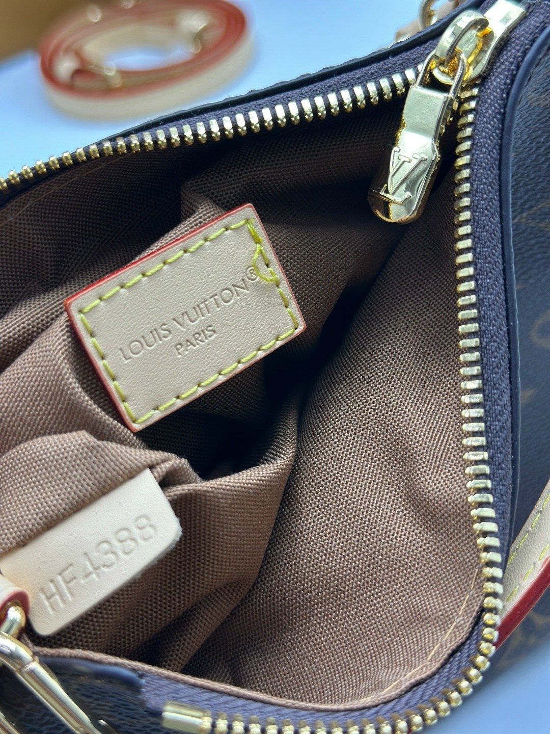 louis vuitton женская сумка,lv louis vuitton женская модная классическая сумка через плечо,сумка louis vuitton c тканевым ремнем и косметичкой,сумкa louis vuitton,louis vuitton сумка на плечо