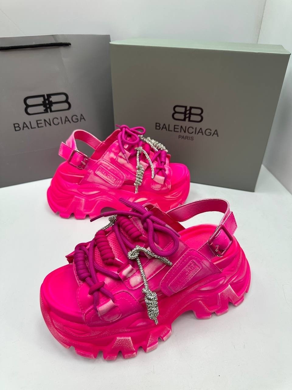 кроссовки женские balenciaga,босоножки balenciaga,кроссовки balenciaga,сандалии balenciaga, balenciaga