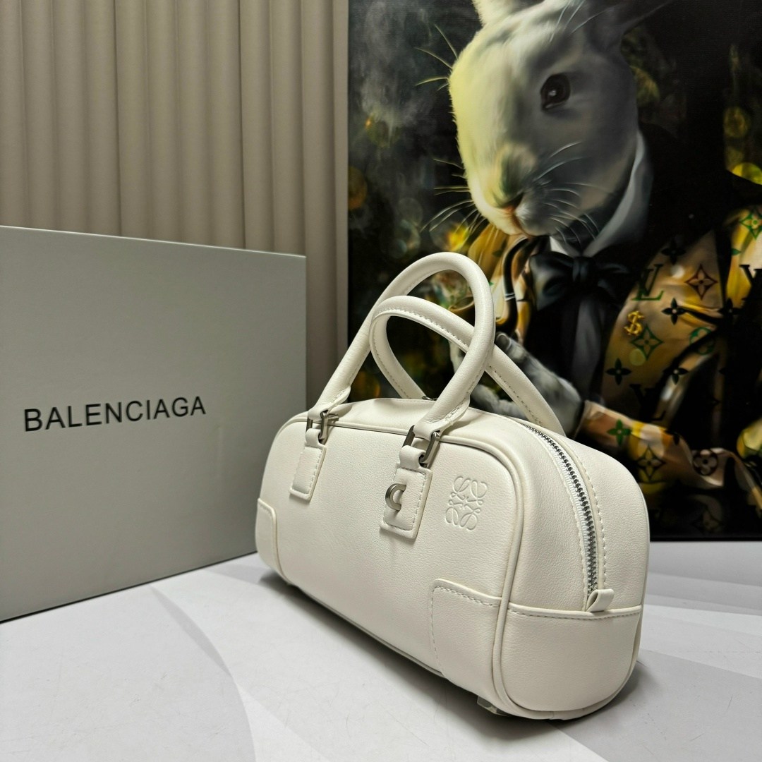 сумка,модная сумка,женская сумка,сумки loewe,брендовая женская сумка