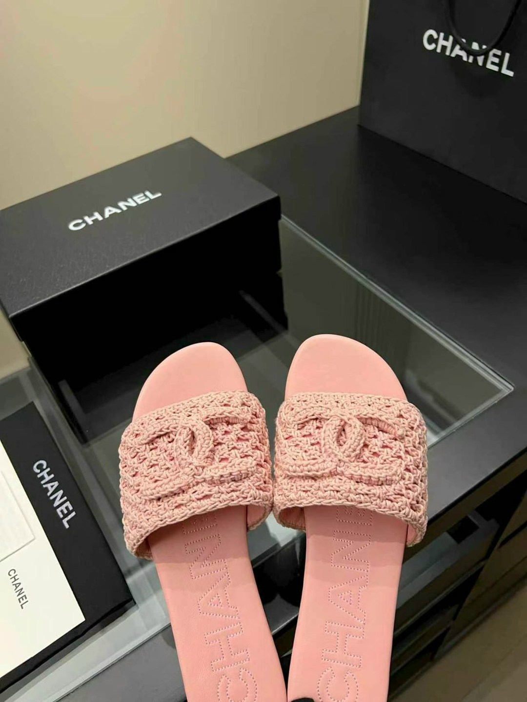 ,шлепанцы chanel,шлепанцы женские,босоножки chanel,тапочки модные