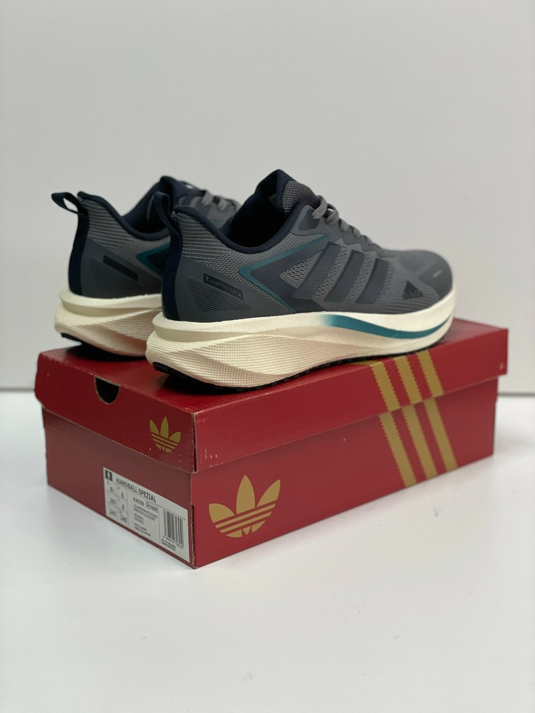 кроссовки adidas,кроссовки мужской adidas,кроссовки,кроссовки для бега,кроссовки адидас