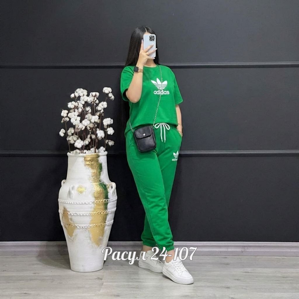 женский спортивный костюм adidas,костюм женский,костюм спортивный женский,спортивный костюм,костюм адидас