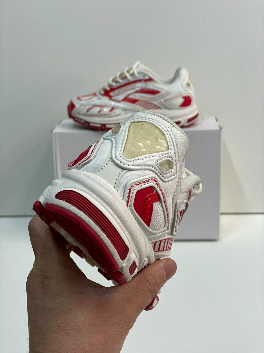 кроссовки мужские balenciaga runner белый красный,кроссовки мужские женские,кроссовки balenciaga,кроссовки reebok,reebok premier road modern