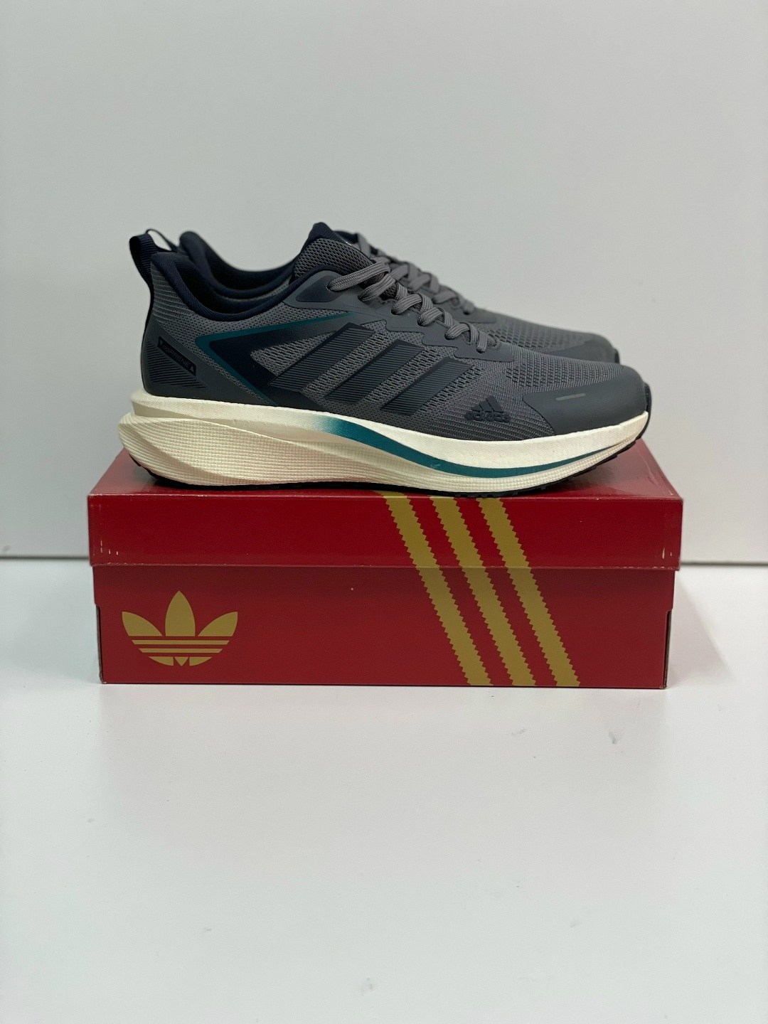 кроссовки adidas,кроссовки мужской adidas,кроссовки,кроссовки для бега,кроссовки адидас
