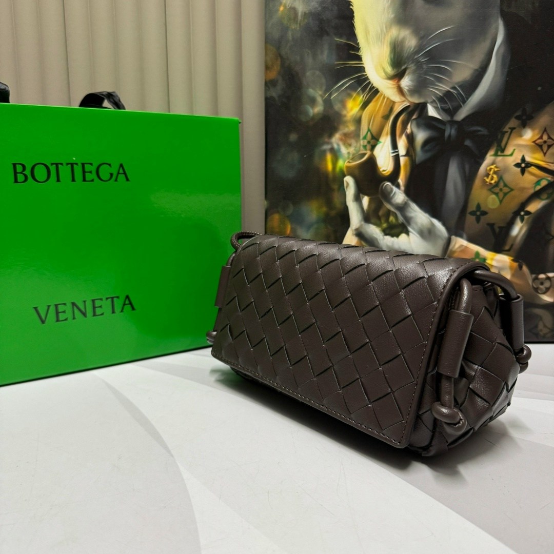 сумка женская bottega veneta,bottega veneta сумка на плечо,сумка bottega veneta,сумка bottega,сумка bottega veneta mini jodie