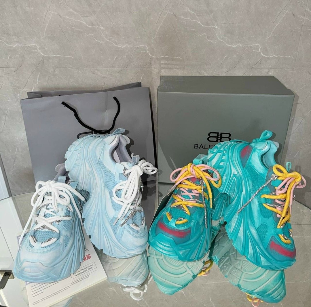 кроссовки женские balenciaga,кроссовки balenciaga, balenciaga,кроссовки triple s balenciaga,кроссовки баленсиага голубые
