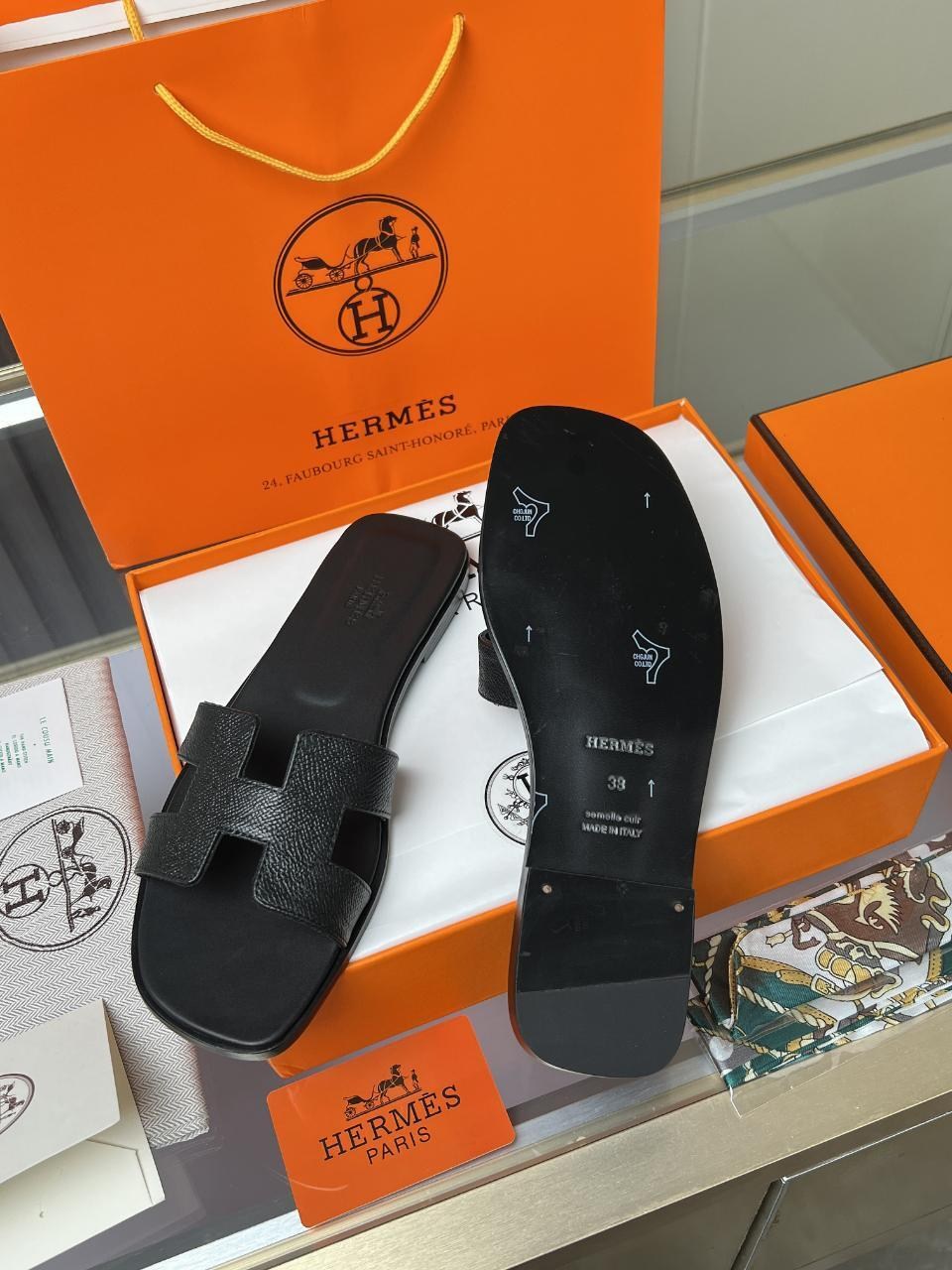 шлепанцы hermes, hermes,шлепки hermes 2026,шлепки hermes женские,шлепки hermes