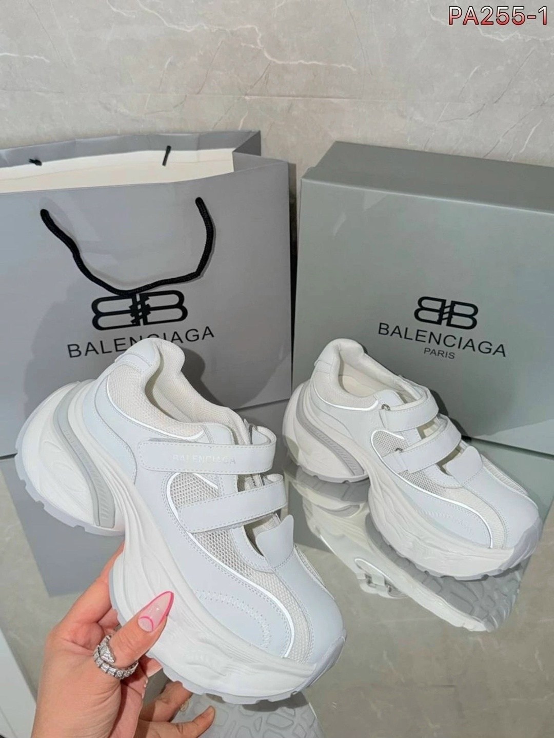 кроссовки женские balenciaga,кроссовки balenciaga,босоножки balenciaga,сандалии balenciaga,кроссовки