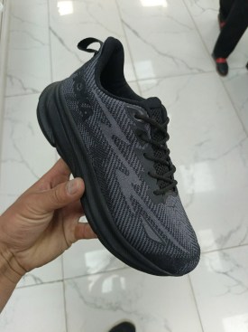 Кроссовки