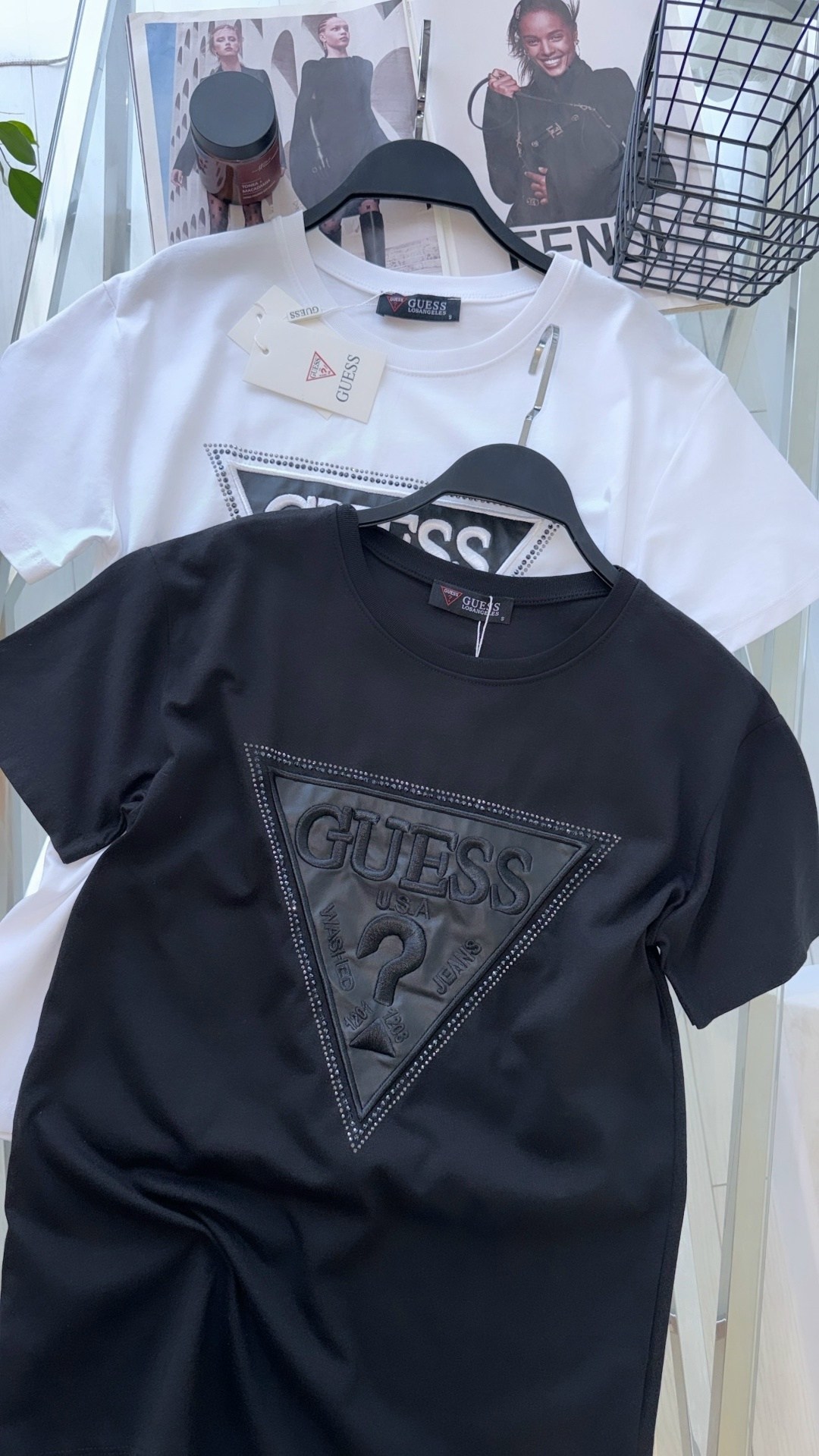 женские футболки guess,футболка guess,футболка с принтом guess,мужские футболки guess,футболка guess белый