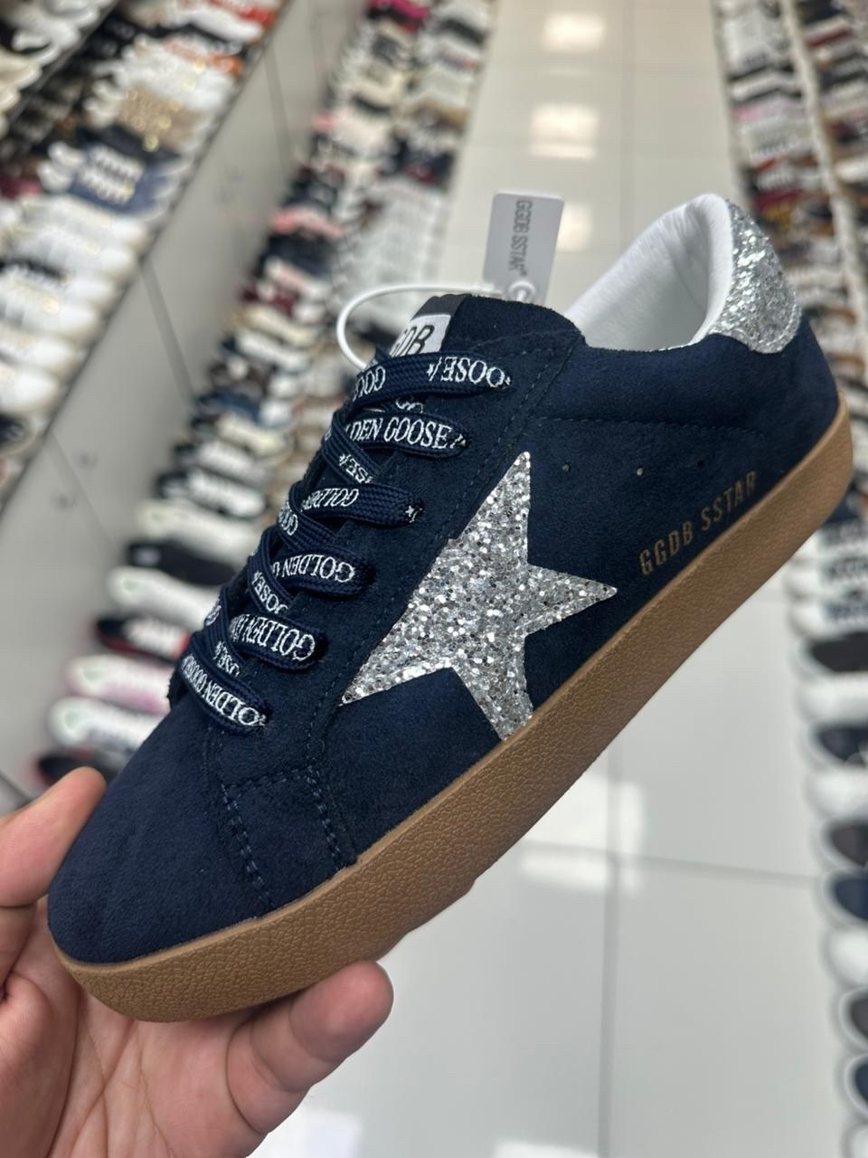 женские низкие кеды super-star с блестками golden goose, цвет black,кеды hi star с блестками golden goose черный,кеды golden goose,кроссовки golden goose,