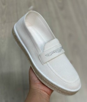 Кроссовки