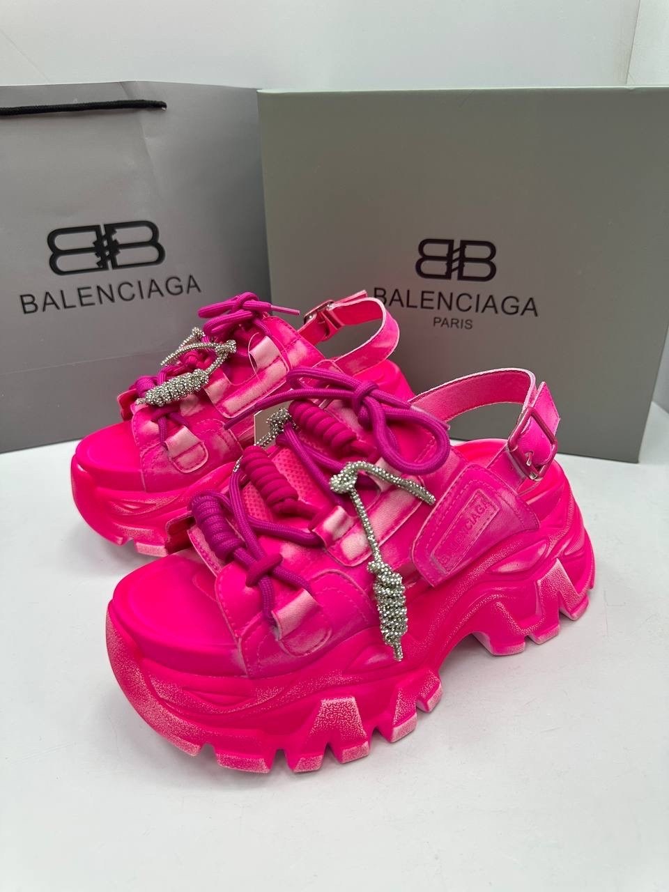 кроссовки женские balenciaga,босоножки balenciaga,кроссовки balenciaga,сандалии balenciaga, balenciaga