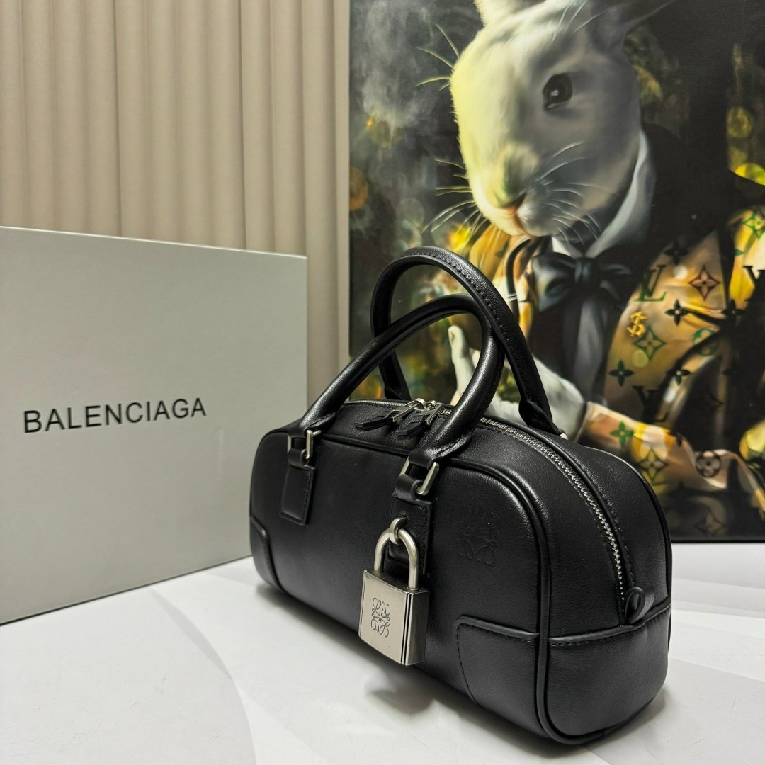 сумка,модная сумка,женская сумка,сумки loewe,брендовая женская сумка
