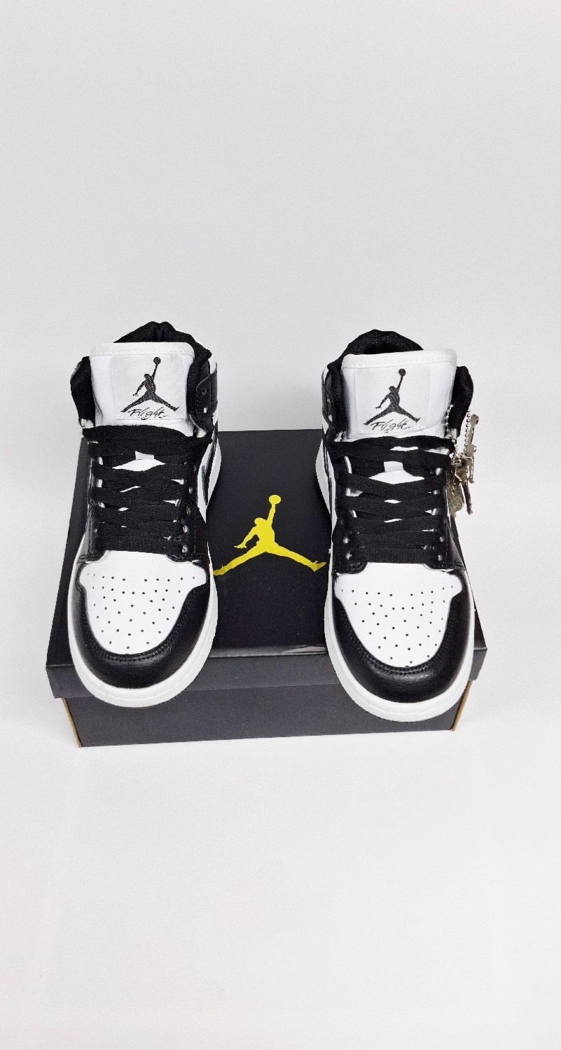 кроссовки nike air jordan 1 retro high,мужские кроссовки nike air jordan 1 retro high,nike air jordan 1 mid,кроссовки nike air jordan 1 retro,nike air jordan 1
