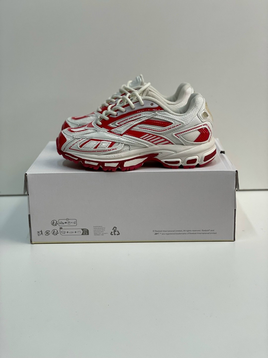 кроссовки мужские balenciaga runner белый красный,кроссовки мужские женские,кроссовки balenciaga,кроссовки reebok,reebok premier road modern