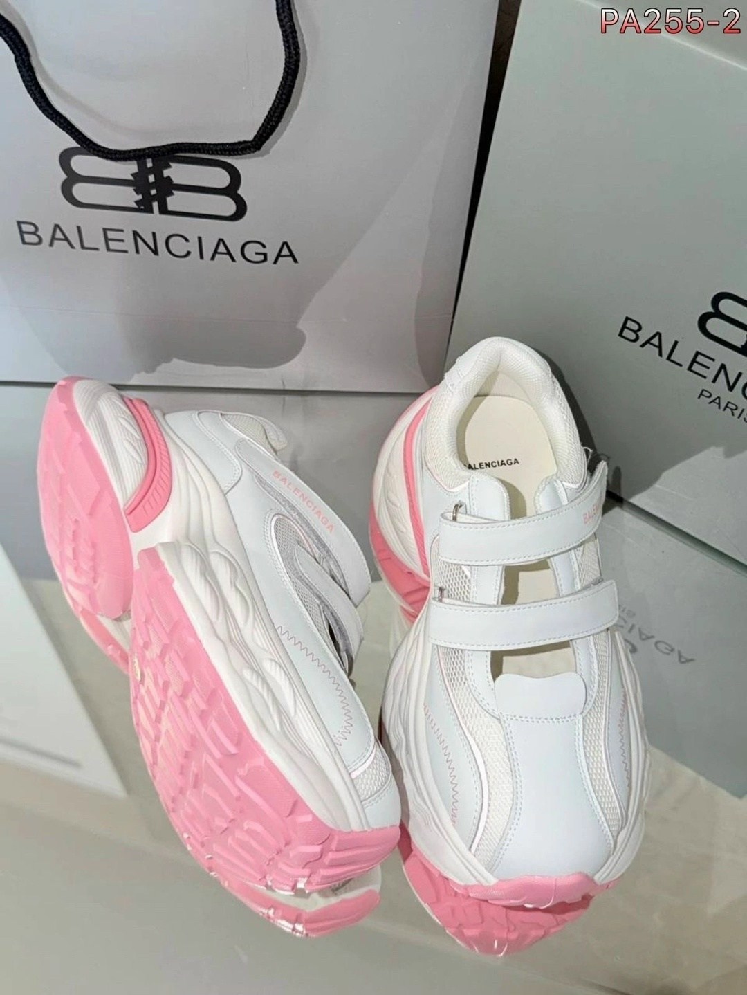 кроссовки женские balenciaga,кроссовки balenciaga,босоножки balenciaga,сандалии balenciaga,кроссовки
