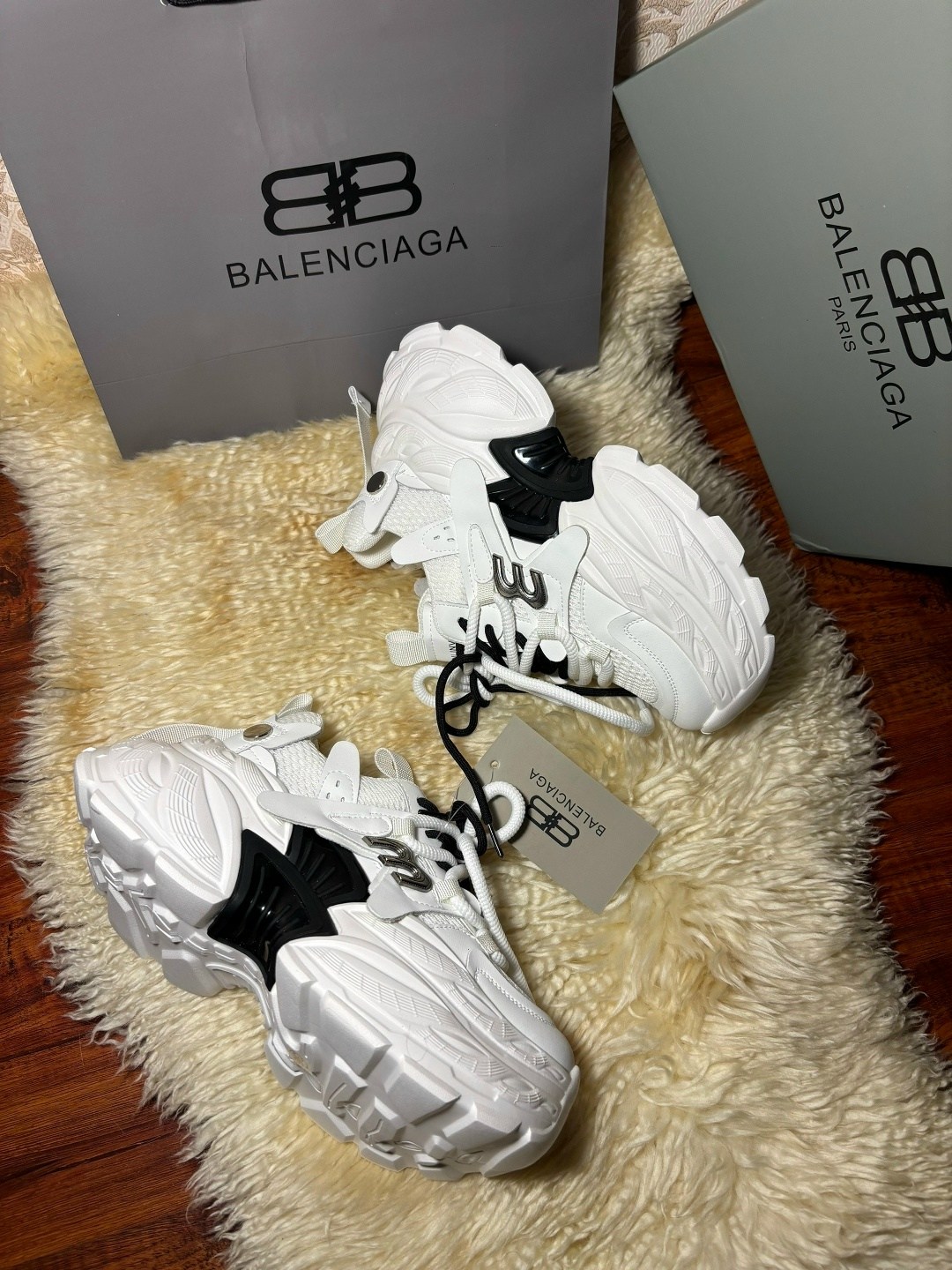кроссовки,женские кроссовки,кроссовки balenciaga,balenciaga кроссовки женские,массивные кроссовки