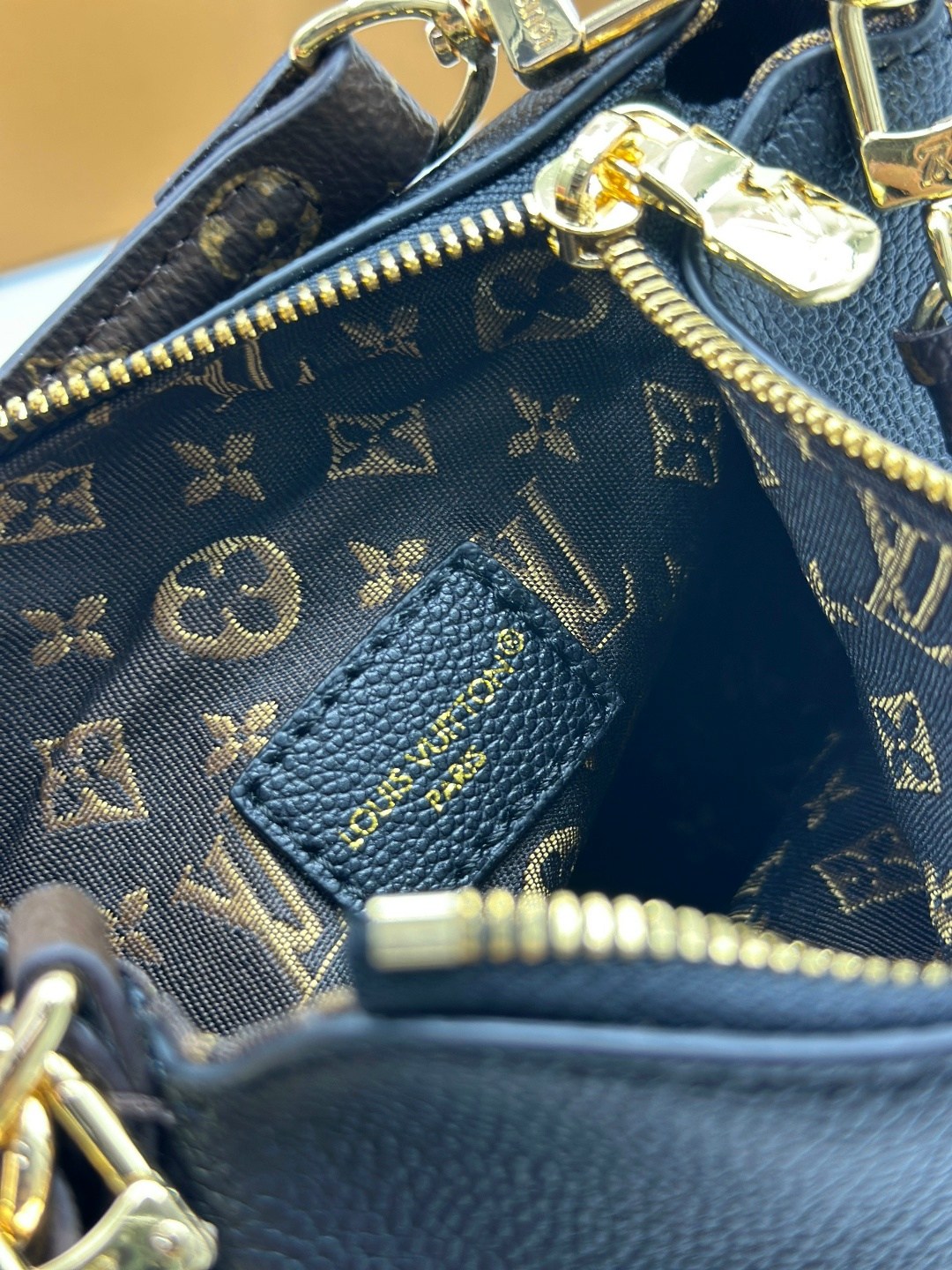 louis vuitton женская сумка,cумка louis vuitton,сумка луи виттон capucines,louis vuitton сумка на плечо,сумки луи виттон
