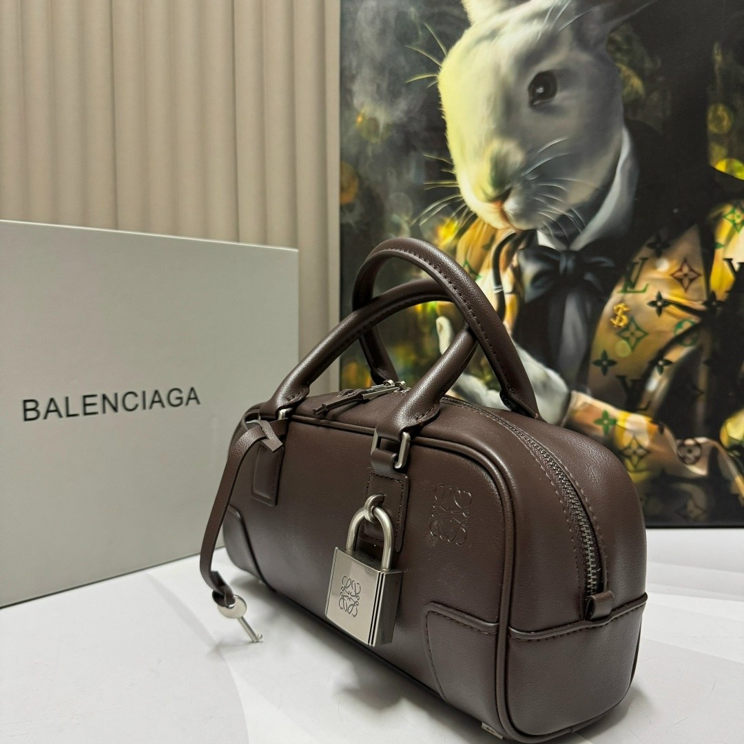 loewe сумка,сумка женская loewe,сумка,сумка женская,сумка кожаная