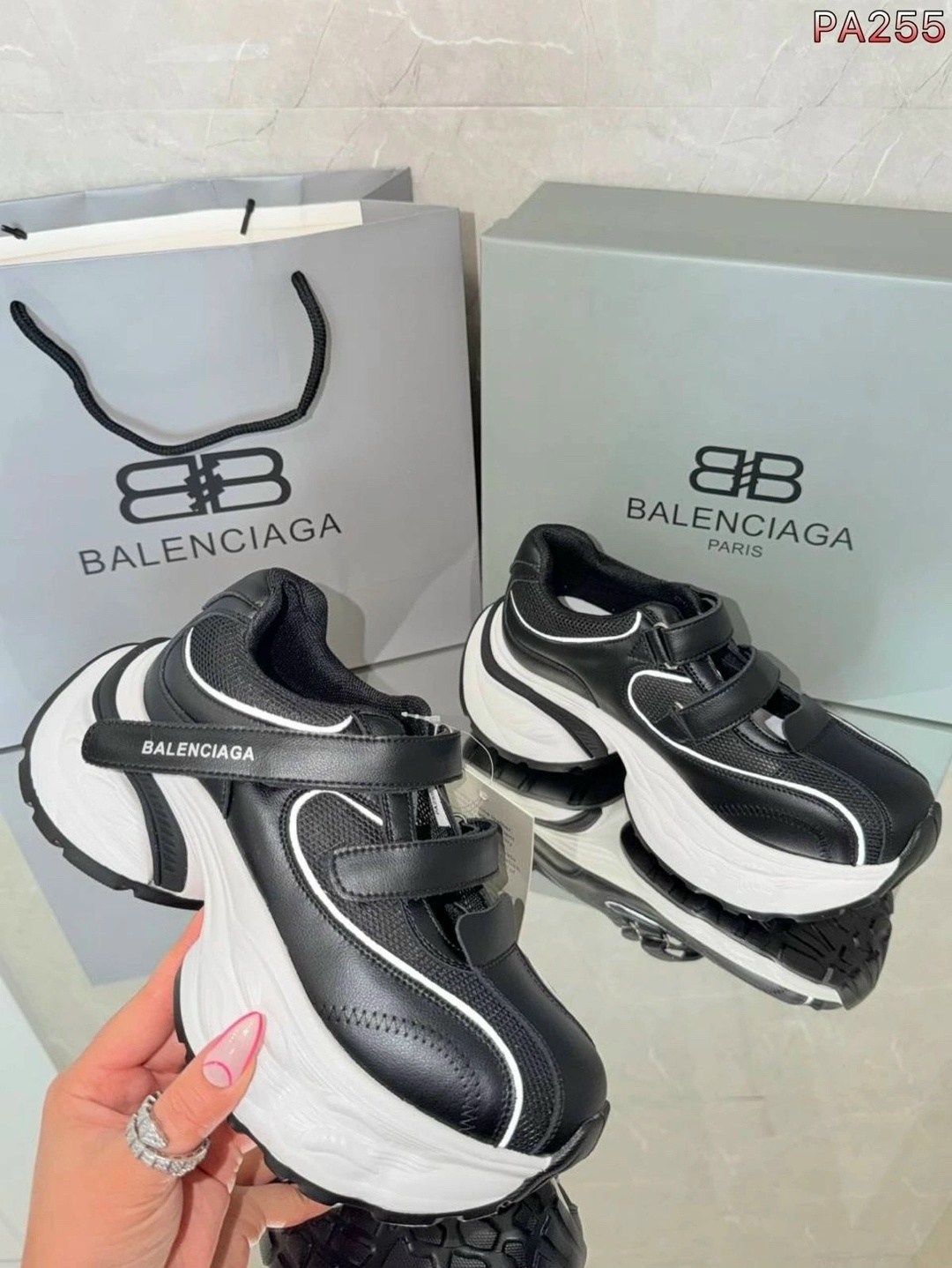 кроссовки женские balenciaga,кроссовки balenciaga,босоножки balenciaga,сандалии balenciaga,кроссовки