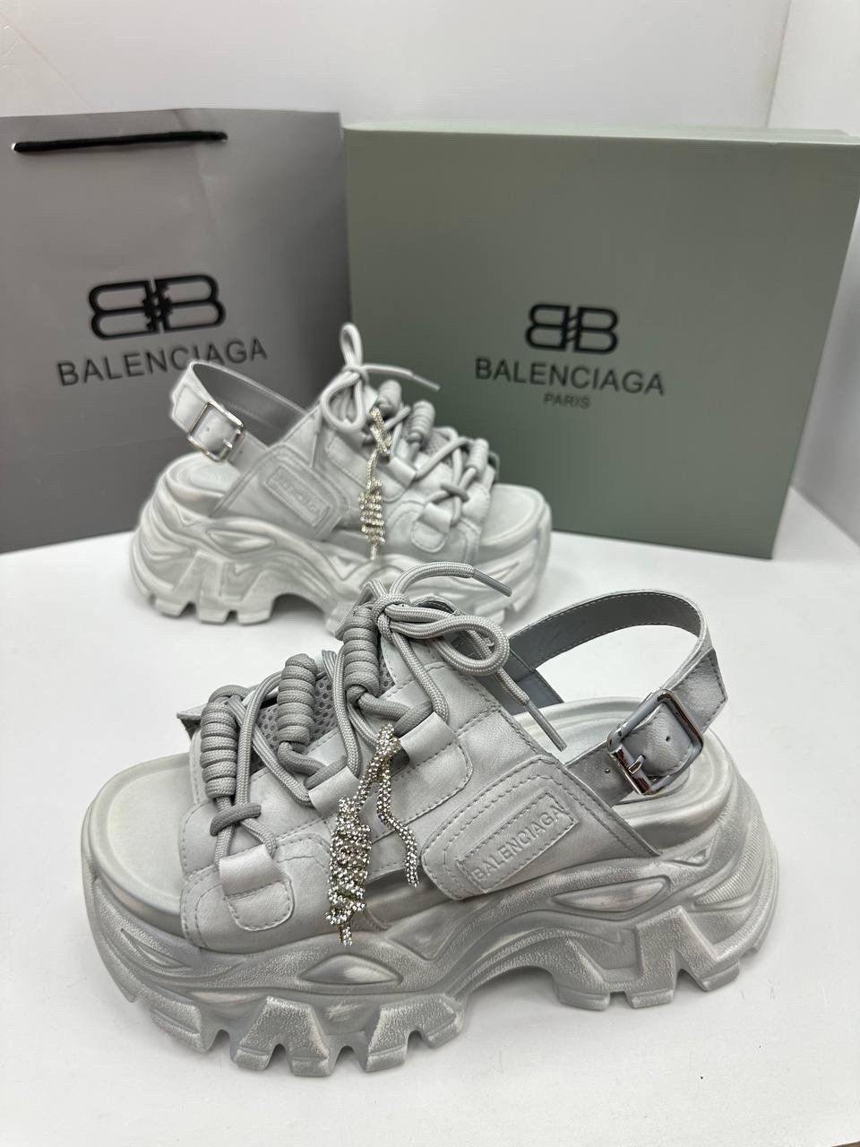 кроссовки женские balenciaga,босоножки balenciaga,кроссовки balenciaga,сандалии balenciaga, balenciaga