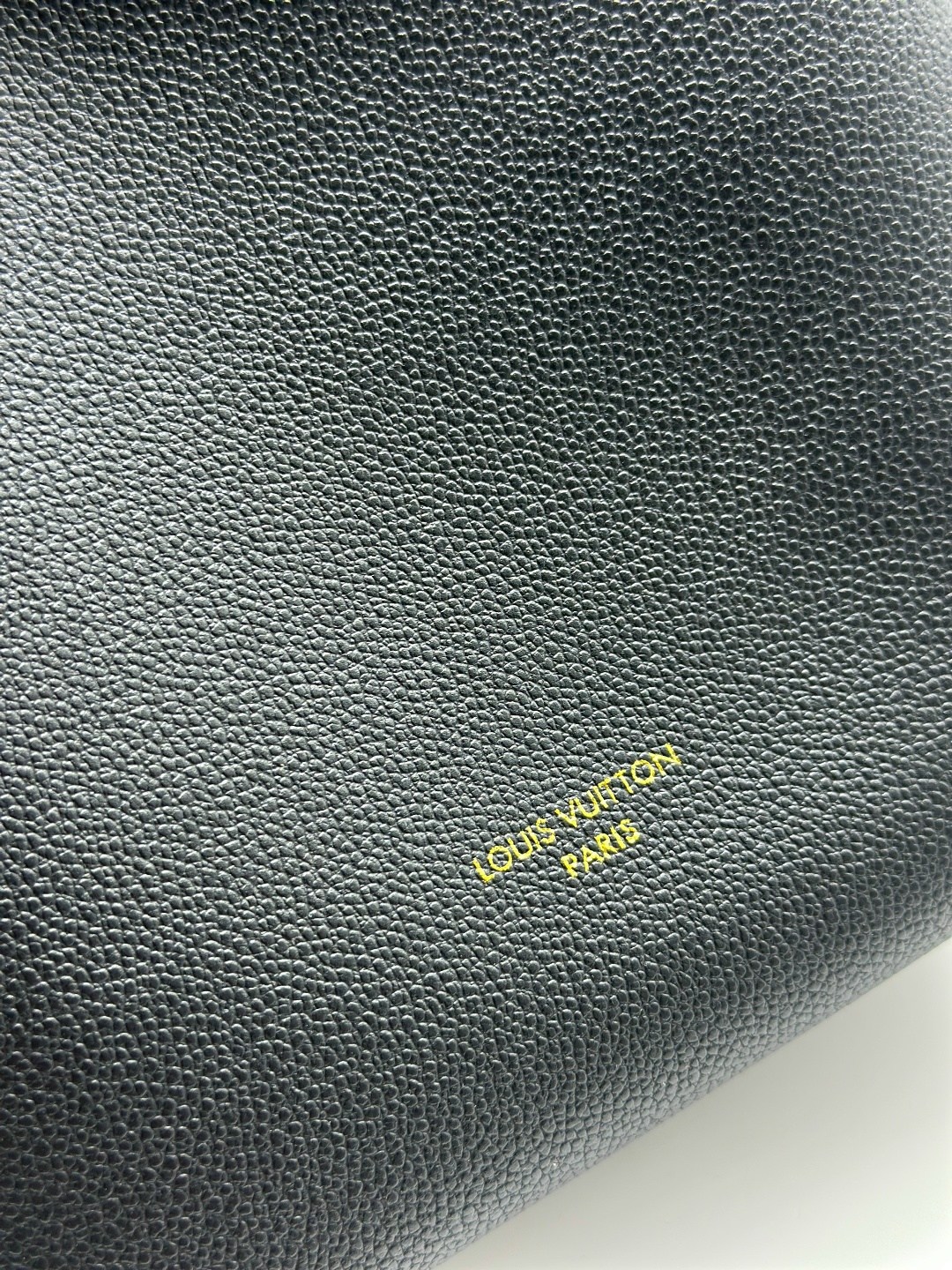louis vuitton женская сумка,cумка louis vuitton,сумка луи виттон capucines,louis vuitton сумка на плечо,сумки луи виттон