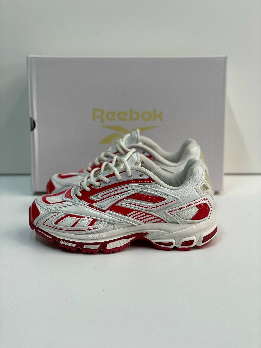 кроссовки мужские balenciaga runner белый красный,кроссовки мужские женские,кроссовки balenciaga,кроссовки reebok,reebok premier road modern