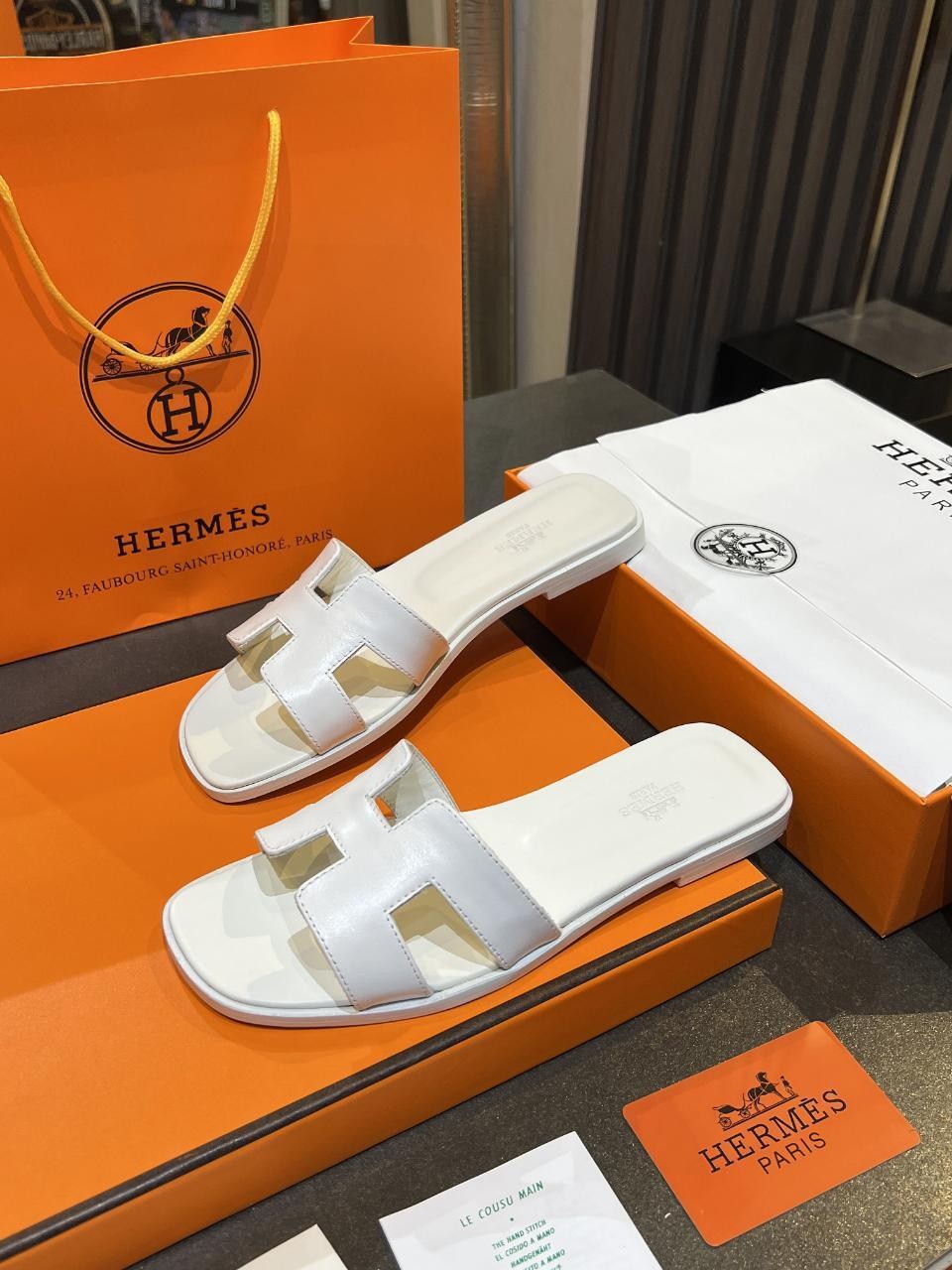 шлепки hermes женские,шлёпанцы hermes,шлепки hermes oran,женские кожаные шлепки hermes oran коричневые,шлепки hermes